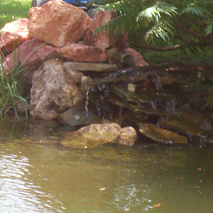 Wasserfall im Teich